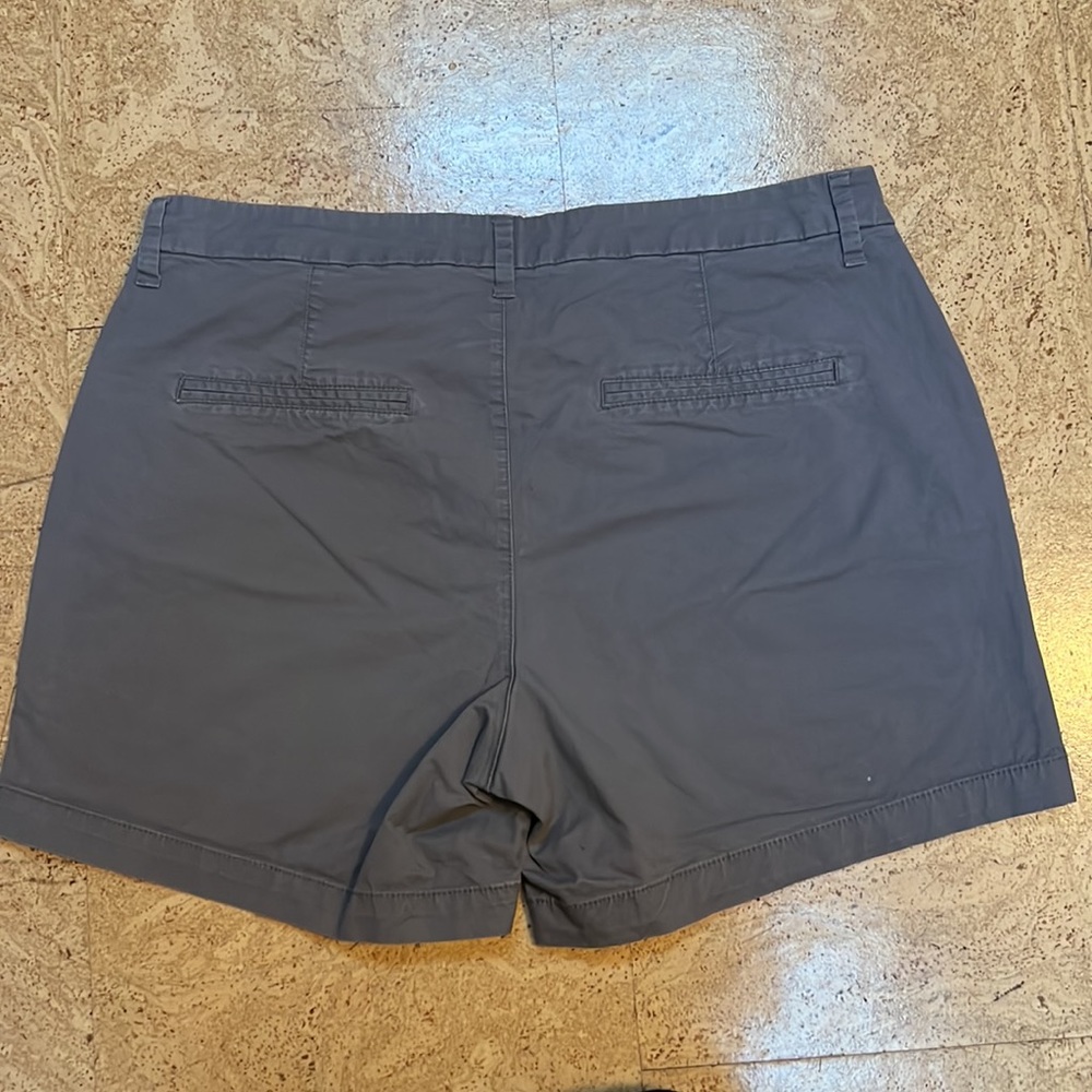 Old Navy Gray Everyday shorts size 12 - Picture 2 of 7